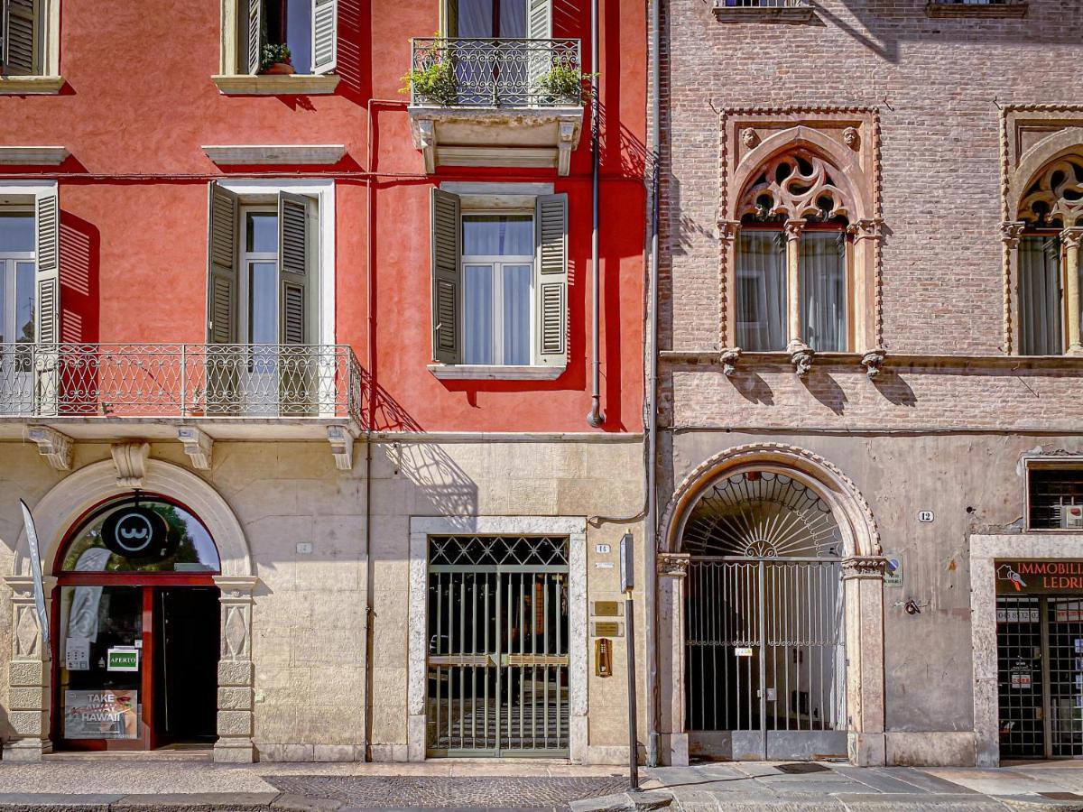 Tra Piazza Erbe E Piazza Bra Raffinata Maison Hotel Verona Buitenkant foto